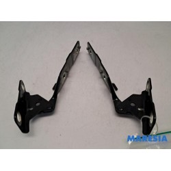 Citroen - C5 - Bonnet Hinge