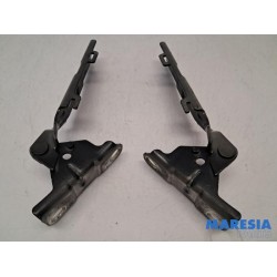 Citroen - C5 - Bonnet Hinge