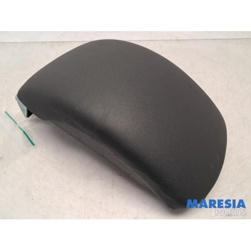 Citroen - C4 - Armrest
