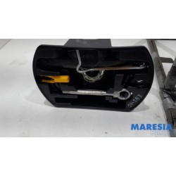 Citroen - C4 Picasso - Krikset + reservewiel