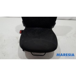 Peugeot - 107 - Sitz links