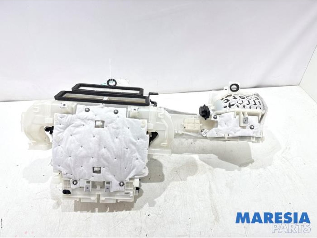 Citroen - C4 Picasso - Heater housing