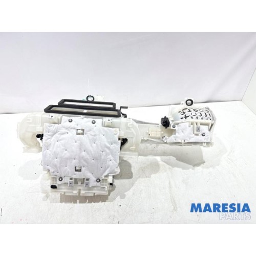 Citroen - C4 Picasso - Heater housing