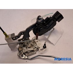 Peugeot - 107 - Front door lock mechanism 4-door, right