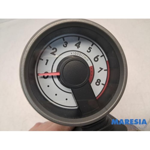 Peugeot - 107 - Tachometer