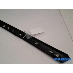 Citroen - C4 Picasso - Frontscreen frame