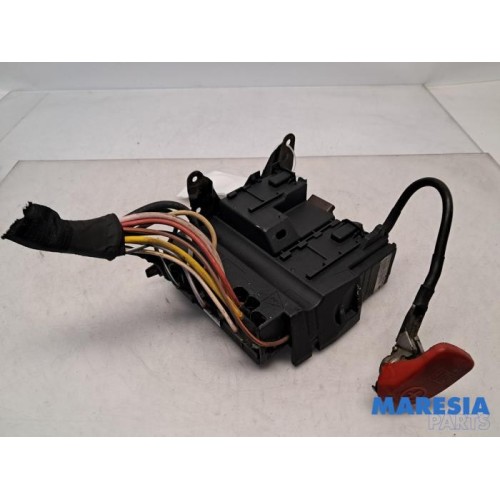 Citroen - C4 Picasso - Fuse box