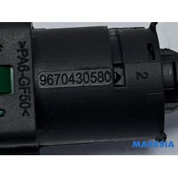 Citroen - C4 Picasso - Brake light switch