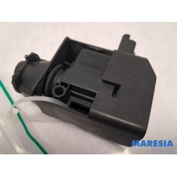 Citroen - C4 Picasso - Tank flap lock motor