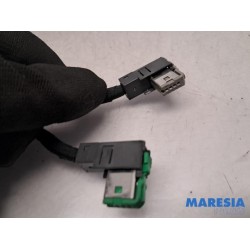 Citroen - C4 Picasso - USB stekker
