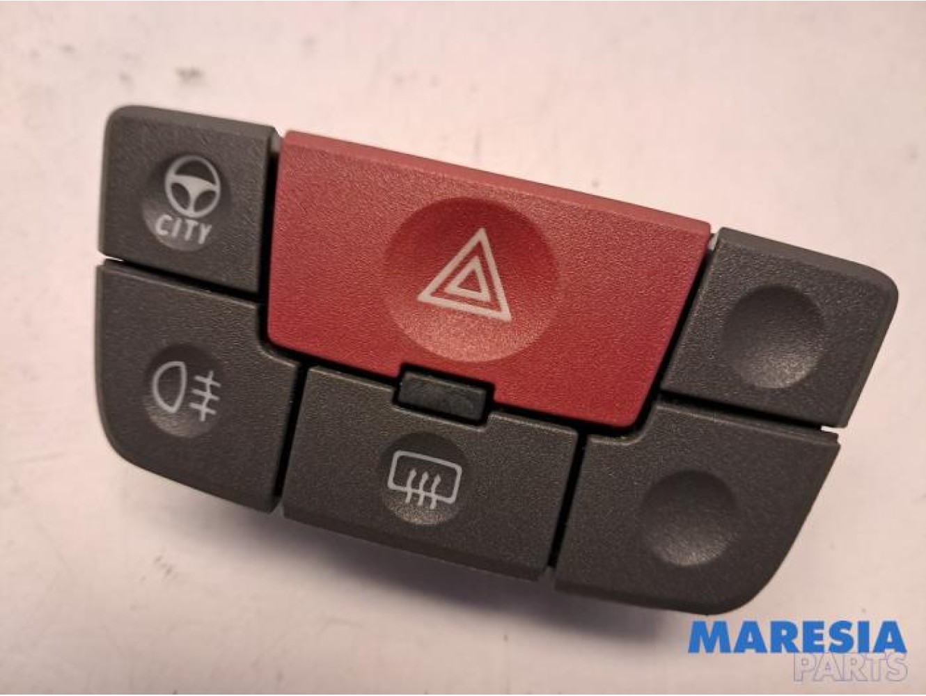 Fiat - Panda - Commutateur éclairage d'urgence
