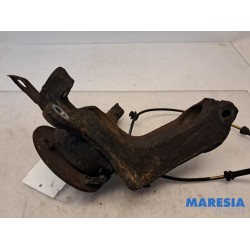 Peugeot - 107 - Fusee links-voor