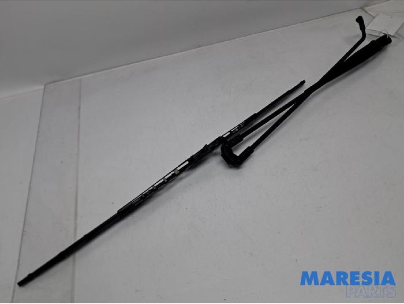 Peugeot - 107 - Front wiper arm