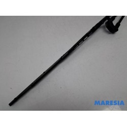Peugeot - 107 - Front wiper arm
