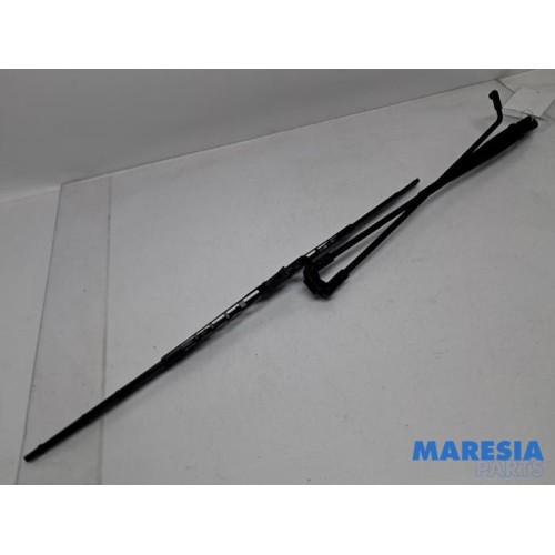 Peugeot - 107 - Front wiper arm