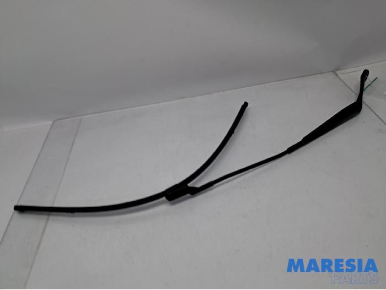 Citroen - C4 - Front wiper arm