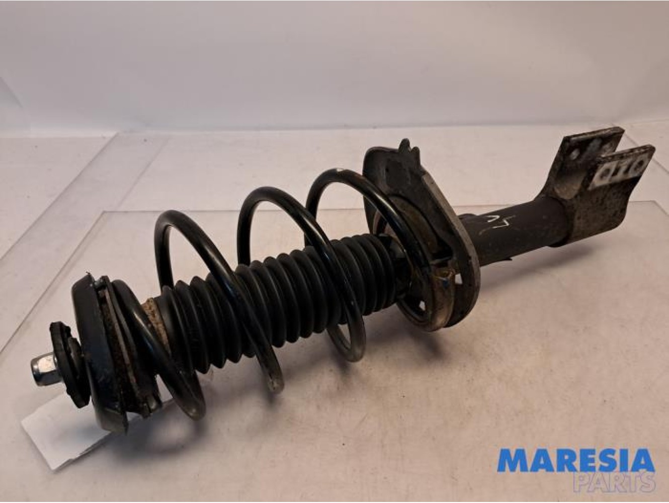 Citroen - C4 - Front shock absorber rod, left