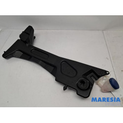 Citroen - C4 Picasso - Front windscreen washer reservoir