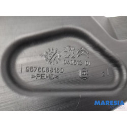 Citroen - C4 Picasso - Front windscreen washer reservoir