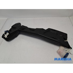 Citroen - C4 Picasso - Front windscreen washer reservoir