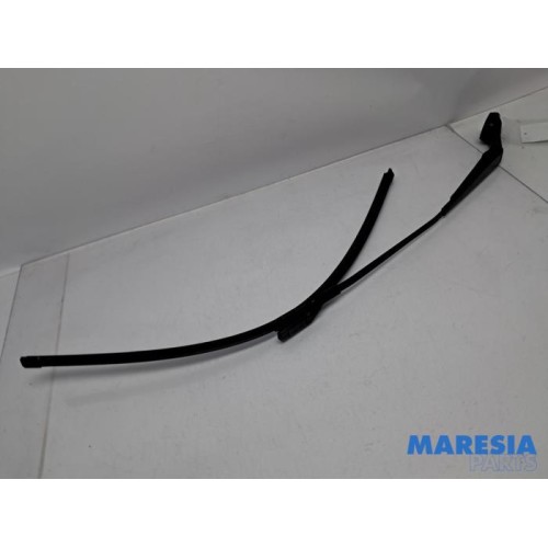 Citroen - C4 Picasso - Front wiper arm