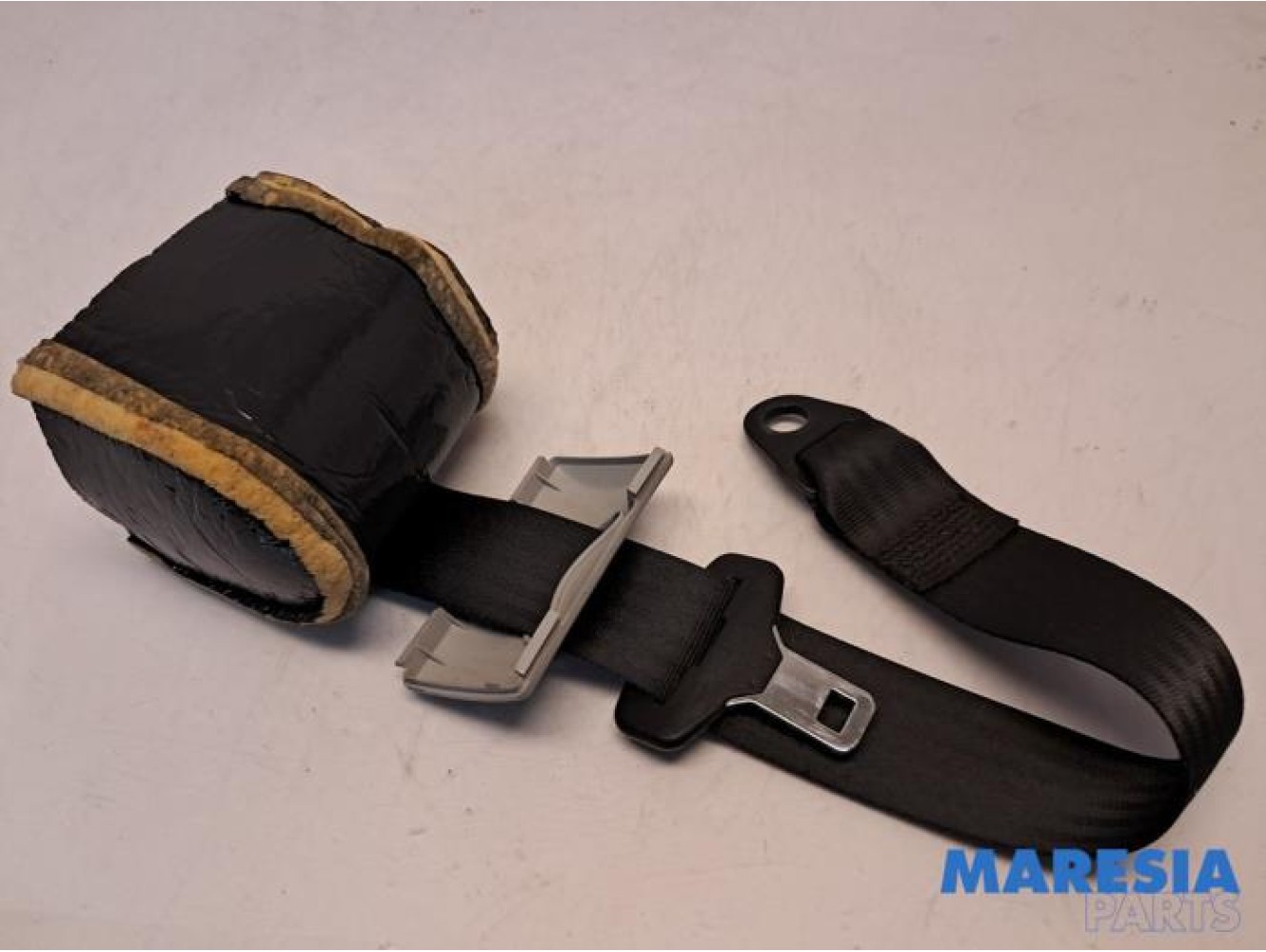 Fiat - Panda - Rear seatbelt, left
