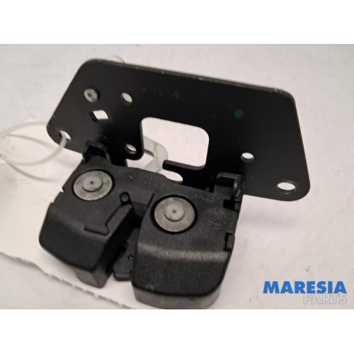 Fiat - Panda - Tailgate lock mechanism