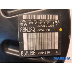 Citroen - C4 Picasso - Brake servo