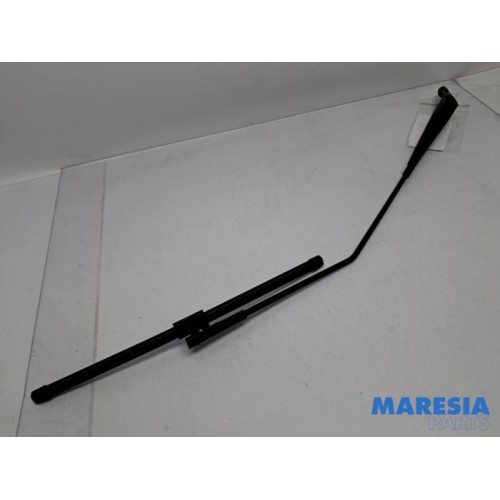 Peugeot - 207 - Front wiper arm