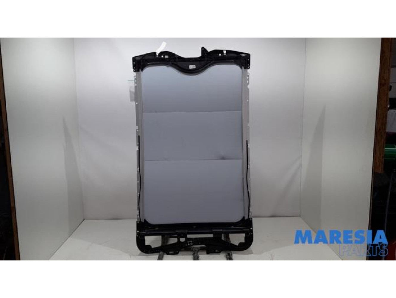 Peugeot - 508 - Sliding headliner mechanism