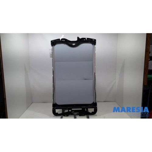 Peugeot - 508 - Sliding headliner mechanism