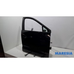 Renault - Scenic - Front door 4-door, right