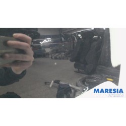 Renault - Scenic - Front door 4-door, right