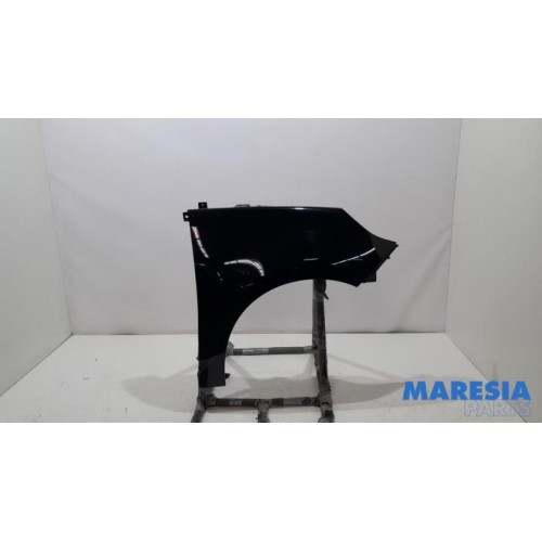 Renault - Scenic - Front wing, right
