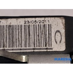 Citroen - Jumper - Front seatbelt, centre