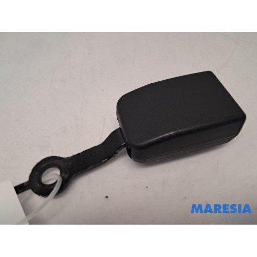 Renault - Master - Front seatbelt buckle, centre