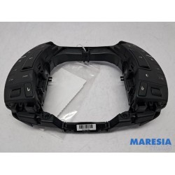 Citroen - C5 - Steering wheel mounted radio control