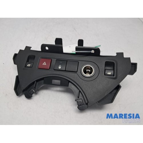 Citroen - Berlingo - Multi-functional window switch