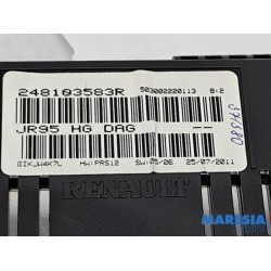 Renault - Scenic - Instrument panel