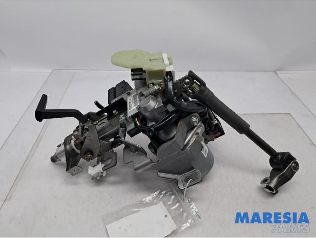 Renault - Scenic - Steering column housing
