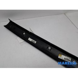 Renault - Scenic - Frontscreen frame