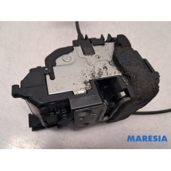 Renault - Scenic - Front door lock mechanism 4-door, right
