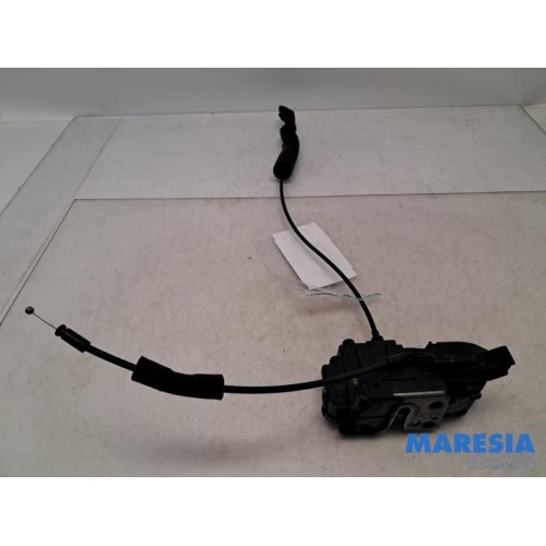 Renault - Scenic - Front door lock mechanism 4-door, right