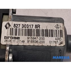 Renault - Scenic - Rear door window mechanism 4-door, right