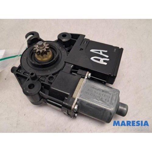 Renault - Scenic - Rear door window mechanism 4-door, right