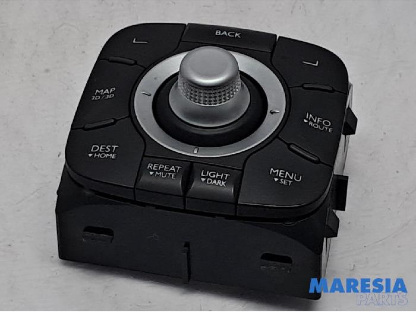 Renault - Scenic - Panneau de commandes navigation