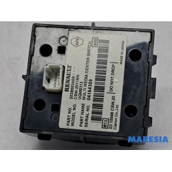Renault - Scenic - Panneau de commandes navigation