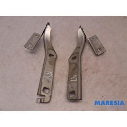 Citroen - Berlingo - Bonnet Hinge