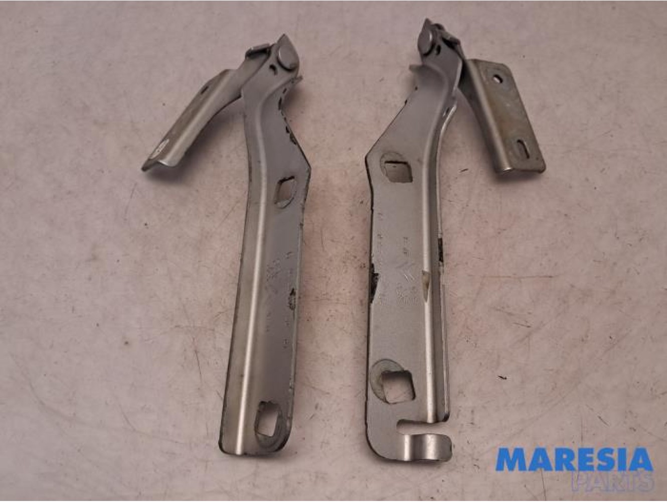 Citroen - Berlingo - Bonnet Hinge