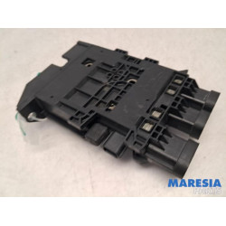Renault - Scenic - Voltage regulator